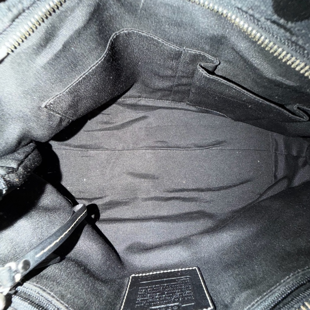 Coach Vintage Y2k 10246 Signature
Black Hampton Carryall Tote Bag - Picture 14 of 15